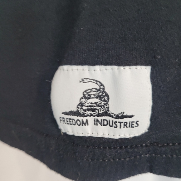 Freedom Industries Born Free Black Gray 3/4 Sleeve Raglan Tee Men's size M - Picture 3 of 6